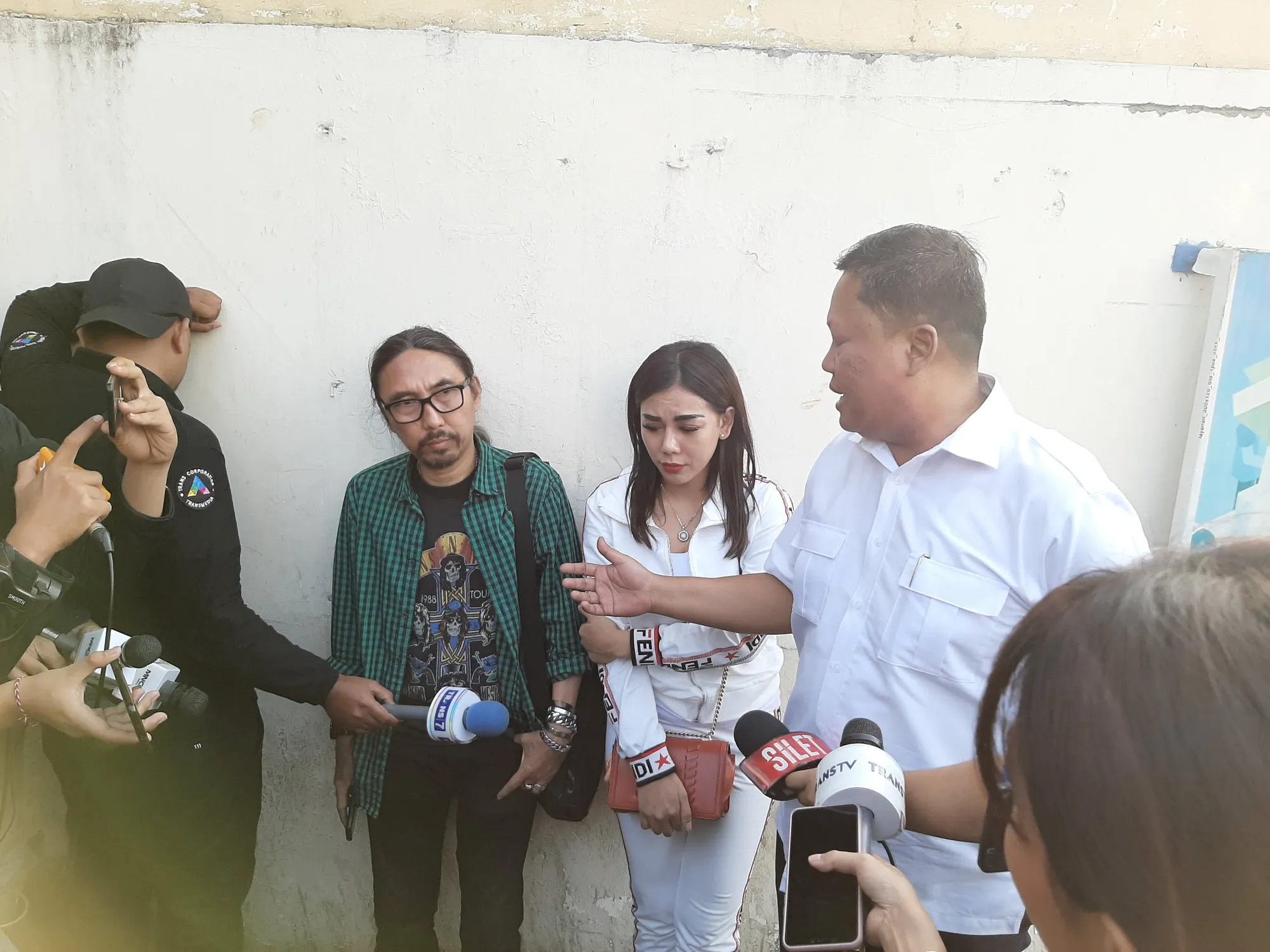 Bebby Fey usai laporkan Dinar Candy (Senin, 30/9) © KapanLagi.com/Irfan Kafril