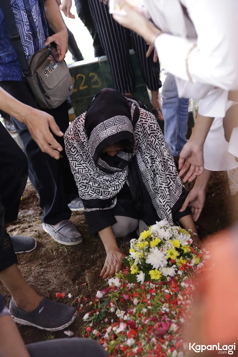 Pemakaman Cecep Reza © KapanLagi.com/Bayu Herdianto