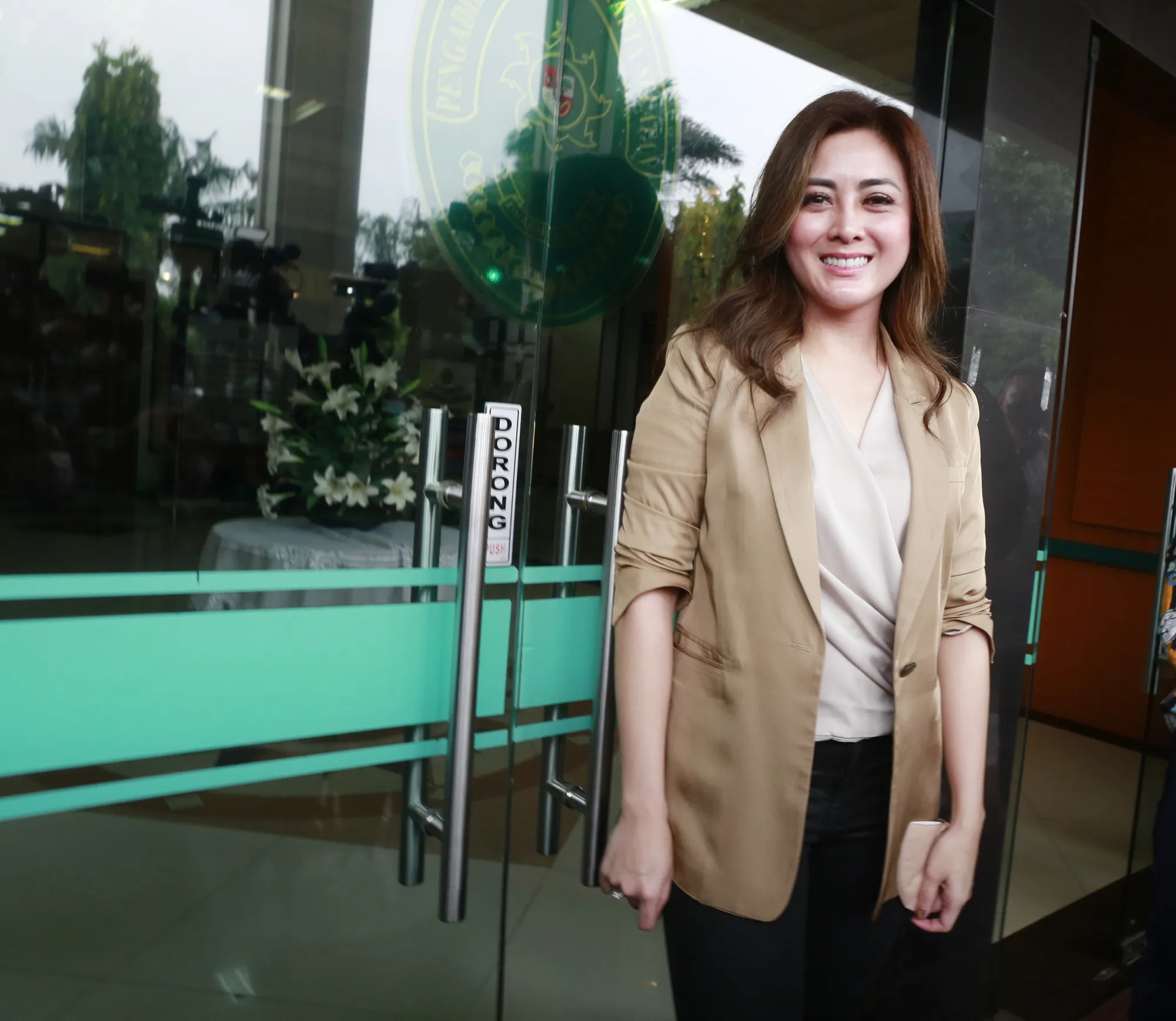 Dhena Devanka kala sidang cerai dengan Jonathan Frizzy © KapanLagi.com/Muhammad Akrom Sukarya