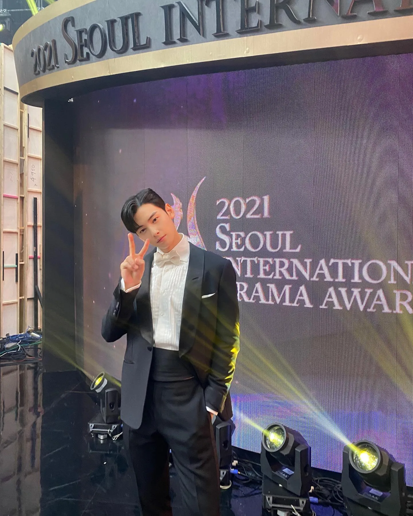 Ketampanannya juga bikin Eun Woo jadi aktor. Sederet drama populer pun sudah dibintangi lho dari MY ID IS GANGNAM BEAUTY sampai TRUE BEAUTY.