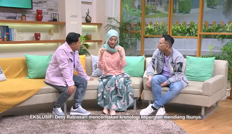 Foto Desy Ratnasari Malu-Malu Ungkap Didekati Tiga Pria, Anak Mimpi