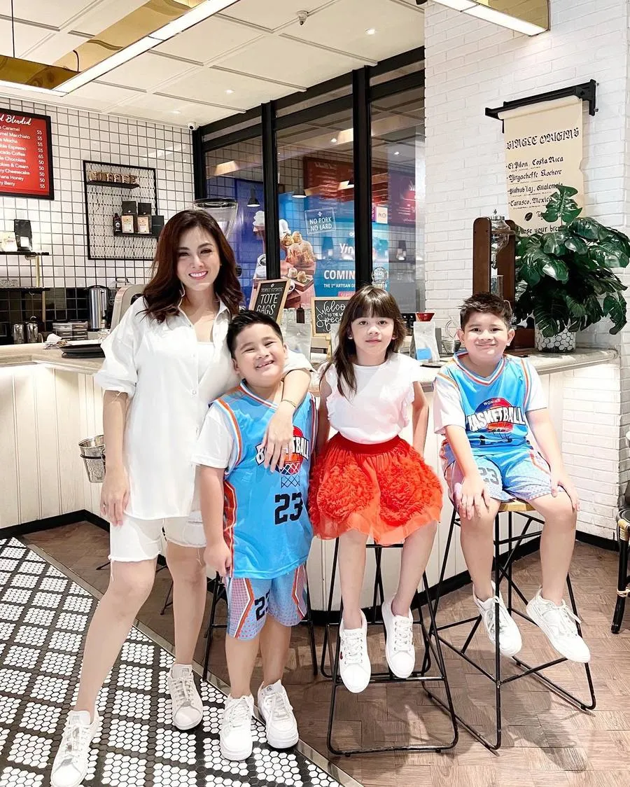 © instagram.com/dhenaaldhaliadevanka