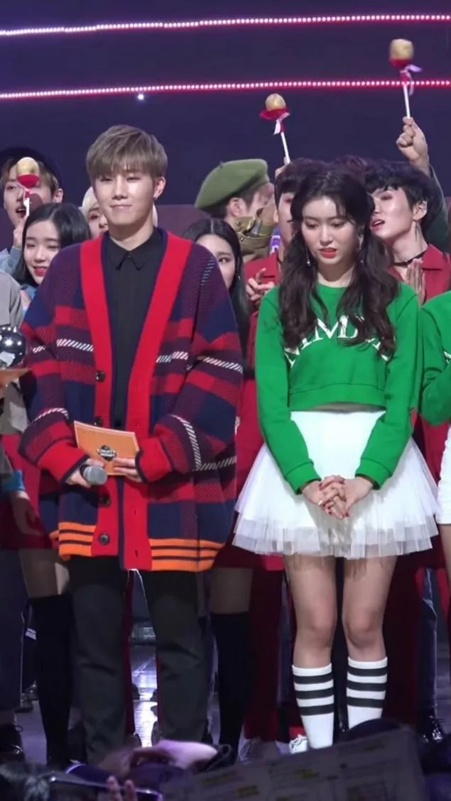 Jane MOMOLAND