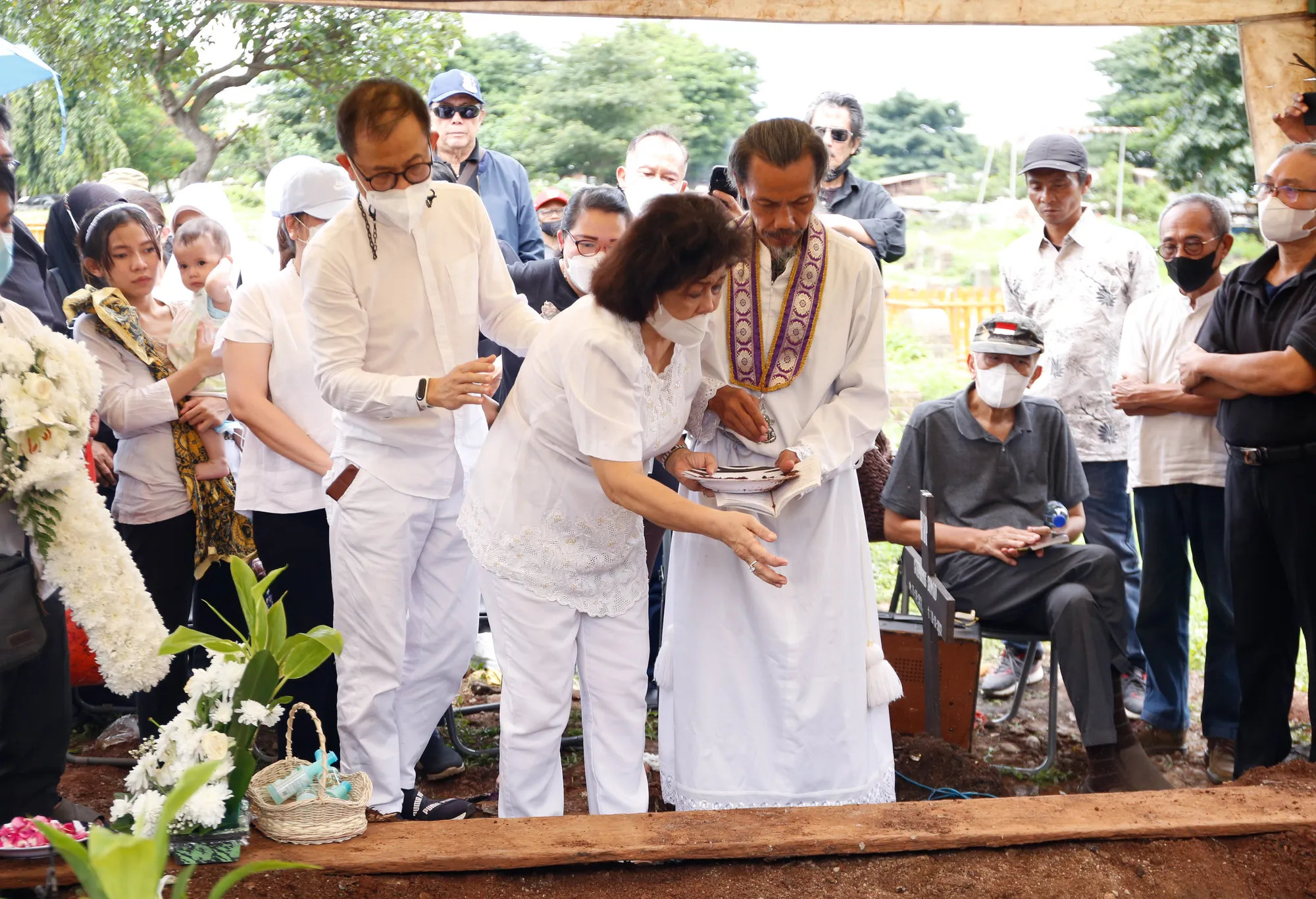 Pemakaman Remy Silado © KapanLagi.com/Bayu Herdianto