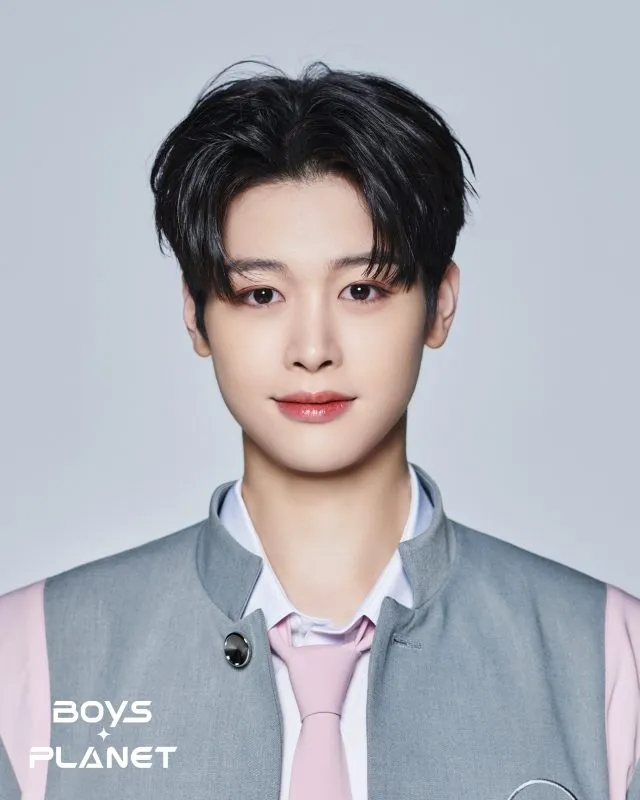 Ma Jing Xiang berasal dari Shanghai, China, dan kelahiran 6 Februari 2004. Ia seorang individual trainee dan salah satu Shiny Boys pilihan kontestan sehingga wajahnya muncul di poster teaser BOYS PLANET.