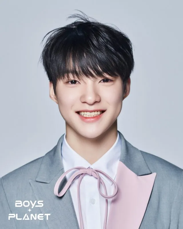 Takuto kelahiran 13 November 2007 yang berasal dari Jepang dan trainee di YY Entertainment. Role modelnya adalah boyband GHOST9.