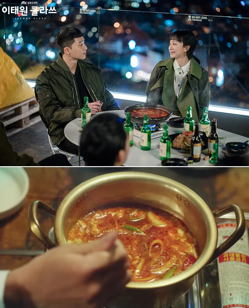 Salah satu menu makanan tradisional Korea yang paling ikonik dalam drama adalah sundubu jiggae (sup tahu sutra) yang dipadukan dengan aneka seafood buatan Park Sae Royi (Park Seo Joon) di 'ITAEWON CLASS'.