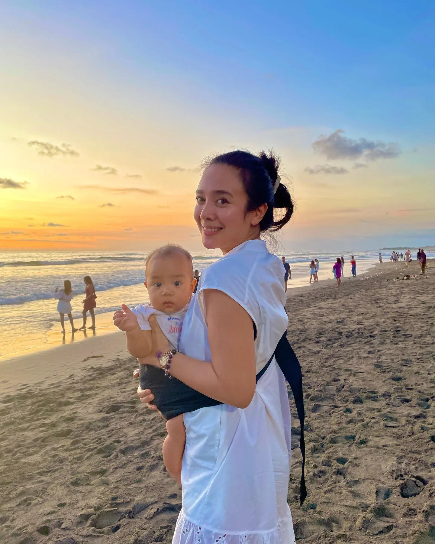 Gak cuma itu saja, baby Sanne juga menjadi penyemangat bagi Dea Ananda dan Ariel Nidji. 