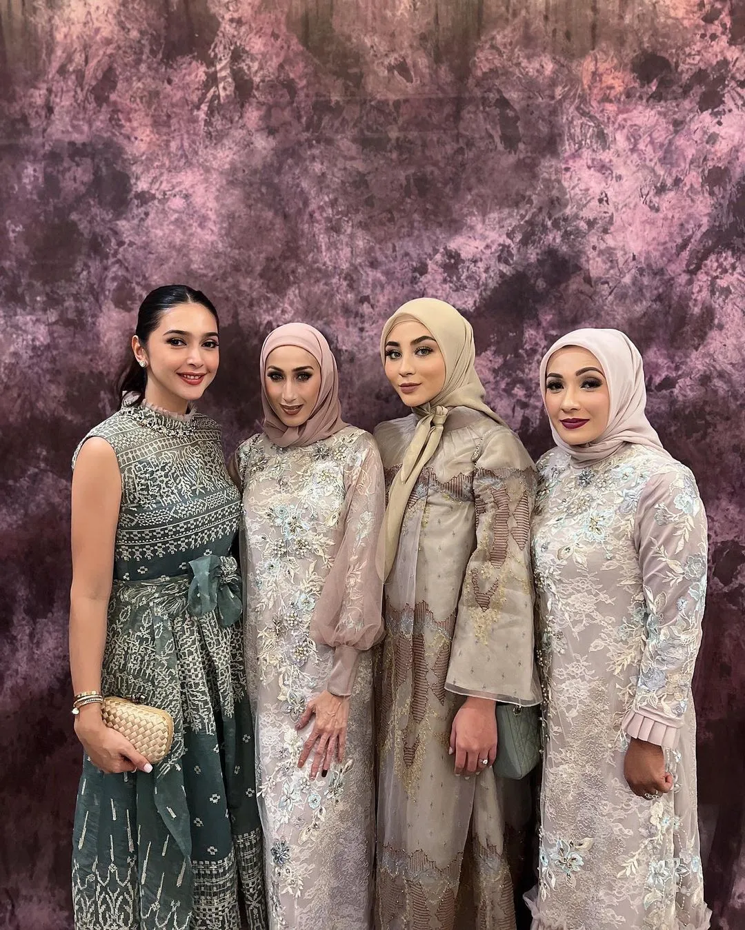 Margin Wieheerm mantab berhijab (credit: instagram.com/marginw)