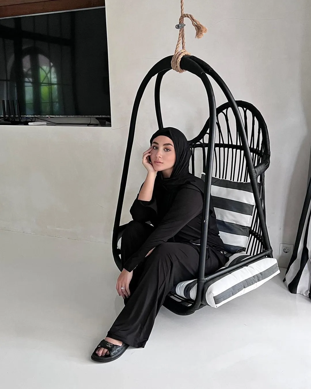 Margin Wieheerm mantab berhijab (credit: instagram.com/marginw)