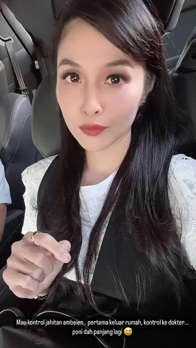 Sandra Dewi mengunggah sebuah video singkat di IG Story beberapa hari lalu untuk memberitahukan keadaannya.