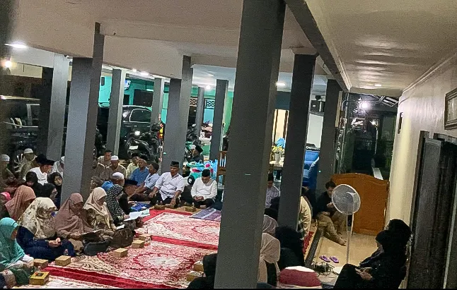 Keluarga Ayu Ting Ting © KapanLagi.com/Muhammad Akrom Sukarya