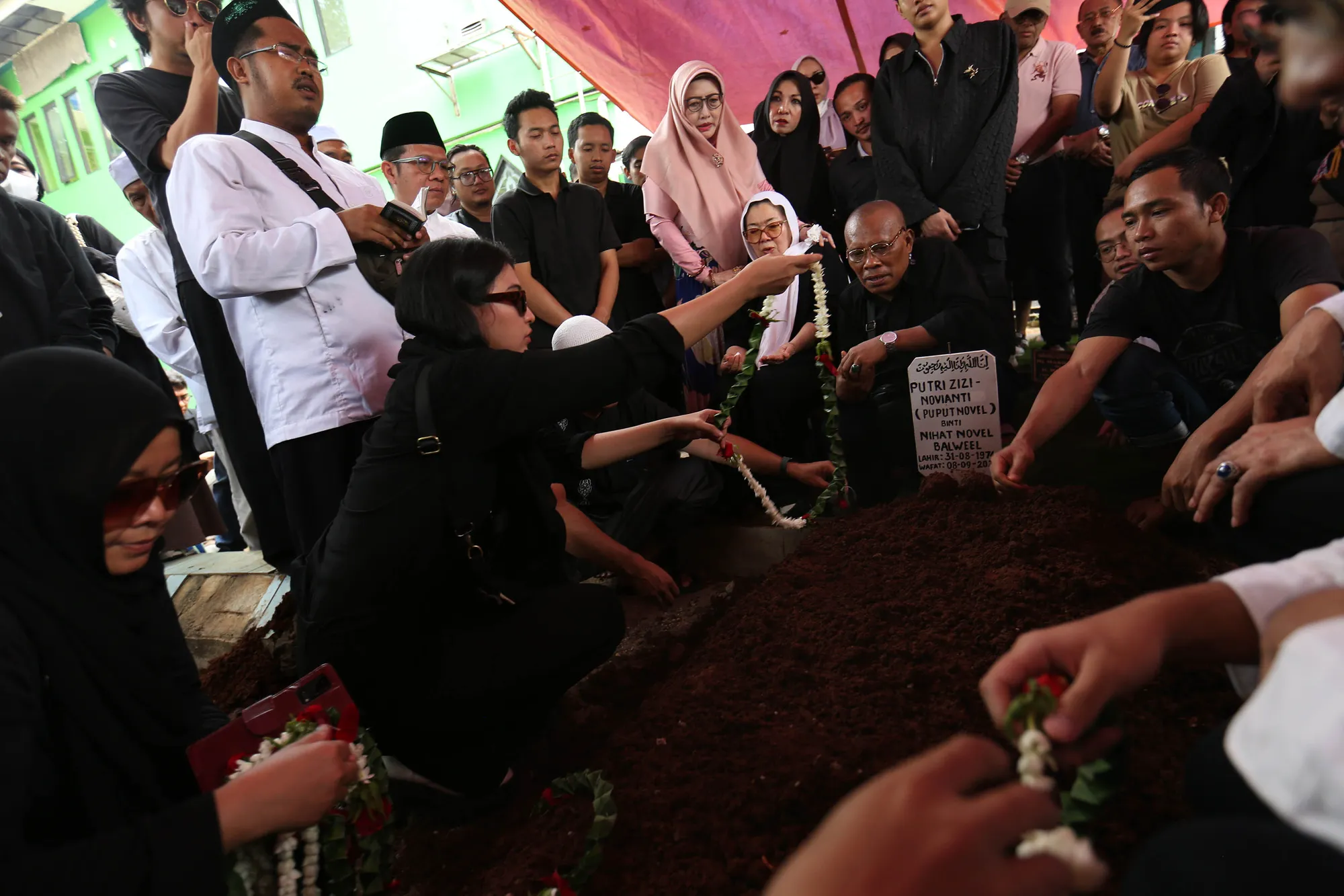 Pemakaman Puput Novel © KapanLagi.com/Budy Santoso