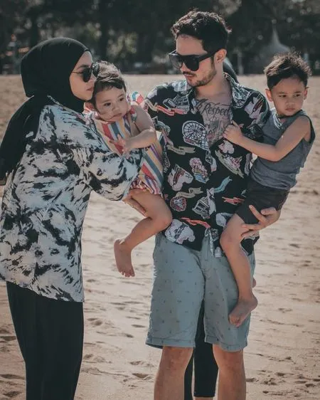 5 Tahun Berumah Tangga, Intip 7 Potret Keluarga Aryani Fitriana dan Donny Michael yang Harmonis - Selalu Bahagia dengan 2 Anak