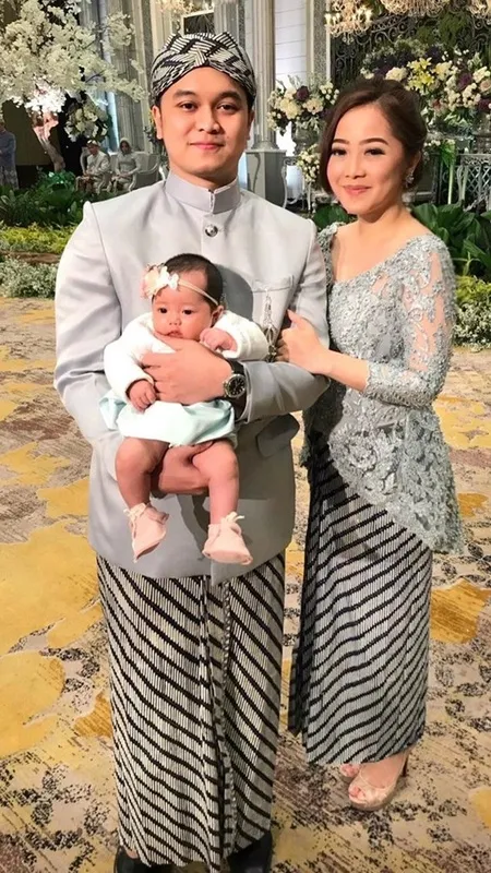 6 Pasangan Selebriti Ini Menjalin Hubungan Dengan Teman Sekolahnya Sendiri, Bahkan Sampai Lanjut Ke Jenjang Pernikahan!