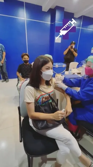 6 Potret Betrand Peto Saat Suntik Vaksin Tahap Pertama, Sempat Takut Karena Trauma di SD