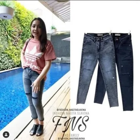 6 Potret Celana Jeans Milik Nagita Slavina yang Juga Bisa Kamu Beli, Paling Murah 138 Ribu!