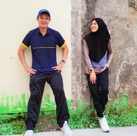 6 Potret Dude Harlino Bintang Sinetron 'CINTA AMARA' Saat Berolahraga, Rahasia Awet Muda di Usia 40 Tahun - Kece Pakai Kacamata Hitam