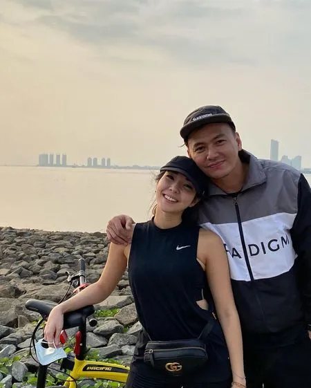 6 Potret Gisella Anastasia Naik Sepeda Bareng Wijaya Saputra, Nikmati Udara Jakarta Pagi Hari