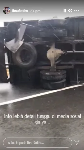 6 Potret Kecelakaan Beruntun Yang Menimpa Chacha Sherly Berawal Dari Truk Terguling Sebabkan Kemacetan Panjang Kapanlagi Com