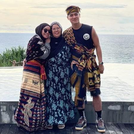 6 Potret Kedekatan Lesti dan Ibu Mertua yang Jarang Disorot, Disebut Mantu Kesayangan - Pernah Beri Kado Tas Mewah Puluhan Juta