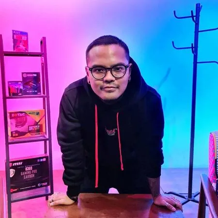 6 Potret Komika Coki Pardede yang Ditangkap Kasus Narkoba, Disebut Gunakan Sabu-Sabu Dengan Cara yang Tak Lazim
