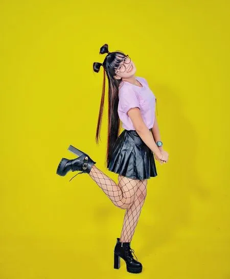 6 Potret Style Unik Esa Risty, Pedangdut Asal Tulungagung yang Trending di Youtube