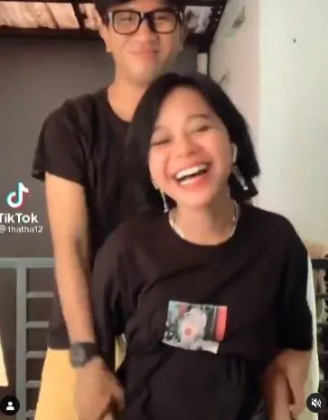 6 Potret Terbaru Cimoy Montok dengan Rambut Hitam Pendek, Makin Cantik dan Bikin Pangling