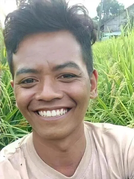 6 Potret Viral Orang yang Disebut Mirip Reza Arap, Miliki Banyak 'Kembaran' - Cewek dan Kucing Juga Ada