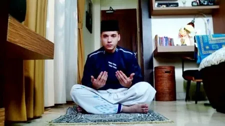 6 Selebriti Ini Dituduh Mempermainkan Agama Oleh Netizen, Terbaru Ada Jeffry Reksa Kekasih Putri Delina