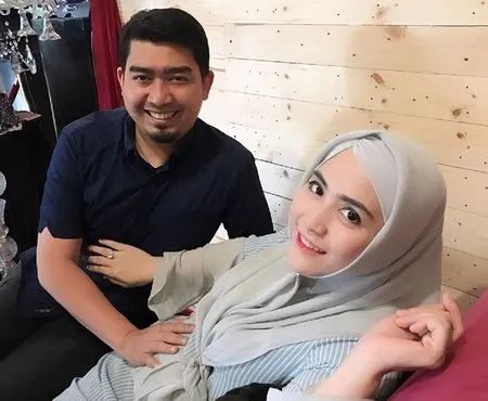 6 Selebriti Ini Izinkan Suaminya Poligami Dengan Berbagai Alasan, Siapa Saja?