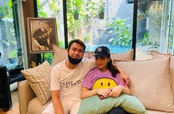 6 Selebriti Ini Tinggal di Rumah Angker, Penghuni Gaibnya Bisa Bikin Kamu Merinding!