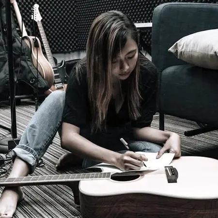 6 Tahun Tinggal di Singapura, Intip Potret Nadia Vega Jadi Artis di Negeri Jiran - Rajin Nge-DJ dan Nyanyi