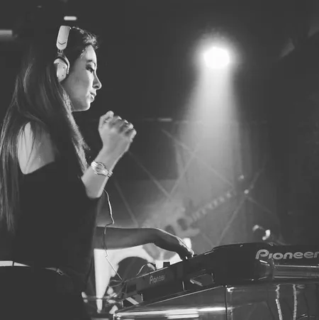 6 Tahun Tinggal di Singapura, Intip Potret Nadia Vega Jadi Artis di Negeri Jiran - Rajin Nge-DJ dan Nyanyi