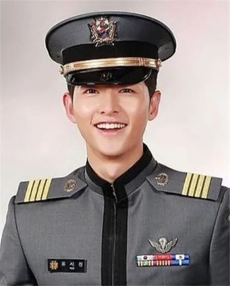 7 Aktor Dan K Pop Idol Yang Makin Ganteng Pakai Seragam
