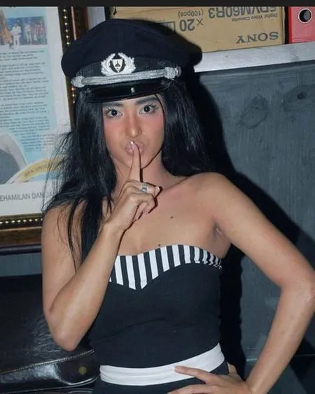 7 Foto Jadul Dewi Perssik 15 Tahun yang Lalu, Khas Dengan Tren Pipi Model Kedinginan