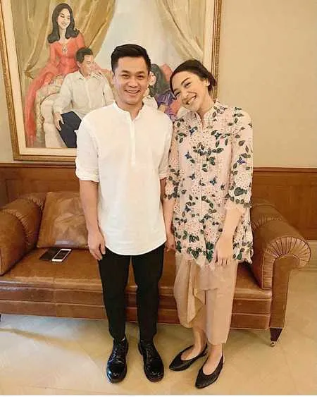 7 Foto Putri Tanjung Dengan Sang Kekasih Sering Banget Bilang Kangen Dan Love You Kapanlagi Com