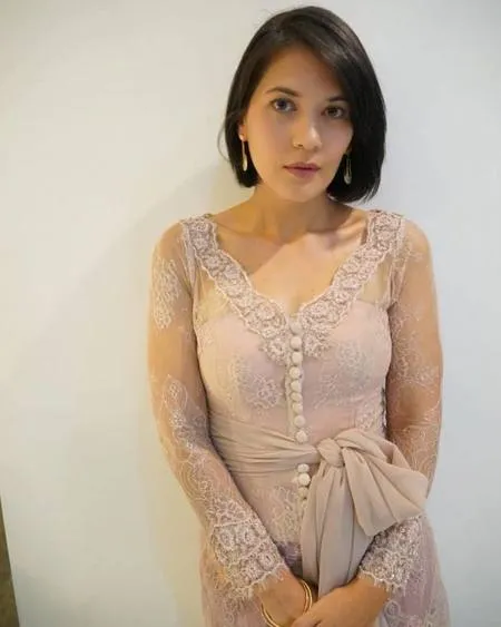 7 Inspirasi OOTD Kebaya Keren Ala Hannah Al Rashid, Cocok Dipakai Sehari-Hari Hingga Kondangan