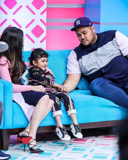 7 Kedekatan Ivan Gunawan Anak Ayu Ting Ting Sampai Digendong Kapanlagi Com