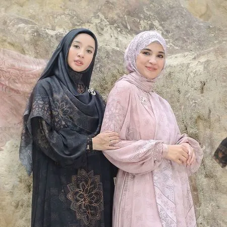 7 Pesona Laudya Cynthia Bella dan Shireen Sungkar Dalam Sesi Photoshoot, Cantik Memukau - Kompak Abis