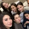 7 Potret Aaliyah Massaid Bukber dengan Teman-teman Artisnya, Mahalini - Alyssa Daguise