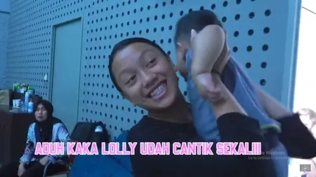 7 Potret Anak Pertama Nikita Mirzani yang Jarang Terekspose Saat Pemotretan, Manis Pakai Behel dan Nggak Kalah Cantik dengan Mamanya