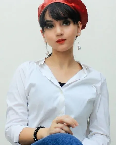 7 Potret Angelica Simperler Pompa ASI Jadi Sorotan, Netizen Sebut Wajahnya Imut Mirip Anak SD