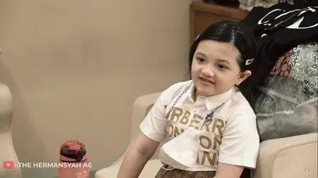 7 Potret Arsy Saat Kembali Nyanyi di TV, Sempat Puasa Ngomong dan Latihan 2 Minggu - Tampil Cantik Bak Princess Cilik