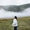 7 Potret Dara Arafah Nikmati Piknik Dingin di Savana Bromo, Pamer Pesona Natural nan Tenang