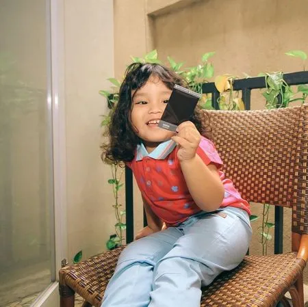 7 Potret Gemasnya Naca, Bocah Viral TikTok yang Jago Joget Papi Chulo