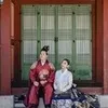 7 Potret Glenca Chysara dan Suami ke Kawasan Dongdaemun Korea, Romantis Banget