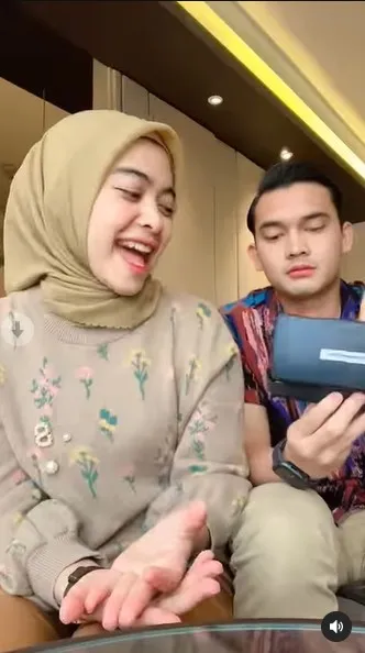 7 Potret Ikbal Fauzi 'IKATAN CINTA' Bagikan Kabar Kehamilan Sang Istri, Bahagia Banget Bakal Jadi Ayah