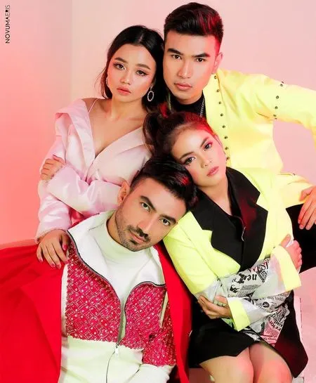 7 Potret Kece 'Bukan Bintang Dangdut Biasa', Kharisma Reza Zakarya dan Hari LIDA Tiada Dua - Putri dan Aulia DA4 Bak Barbie