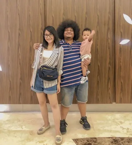 7 Potret Keluarga Babe Cabita, Bahagia Bersama Istri dan Anak yang Jarang Disorot